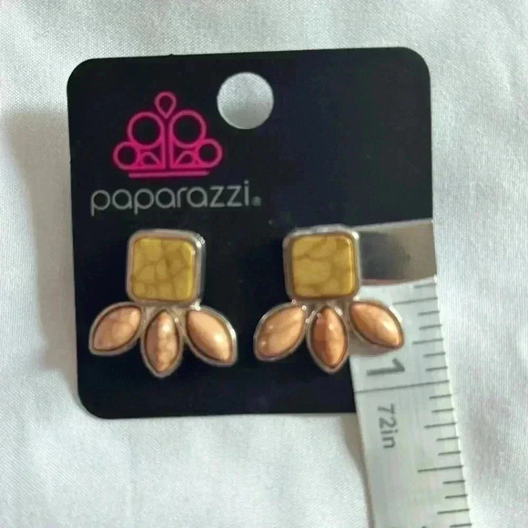 Earrings - Picture 4 of 4